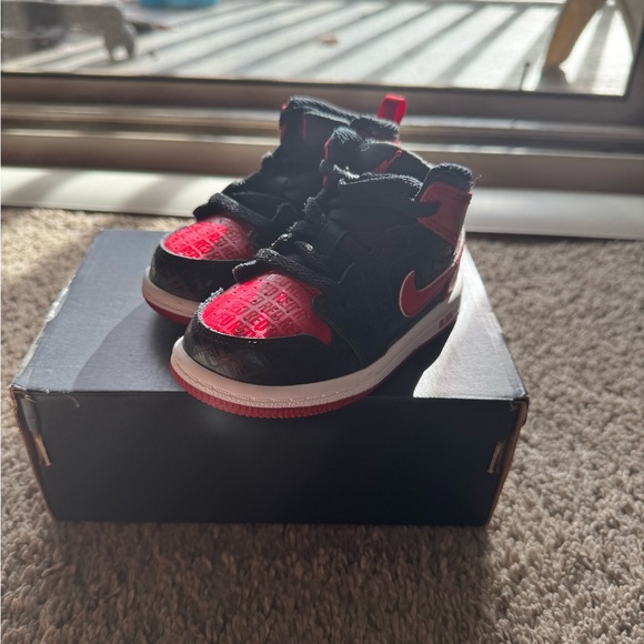 Size 6 Toddlers Nike High Top Great Condition - Picture 1 of 4